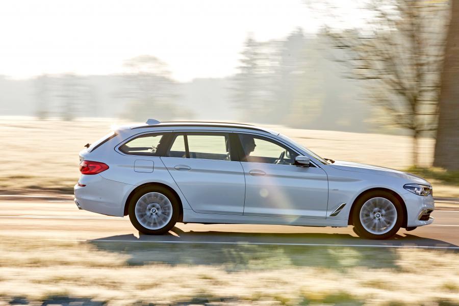  BMW 520d Touring Luxury Line 2017 года  (WW) (фото 40 из 40)